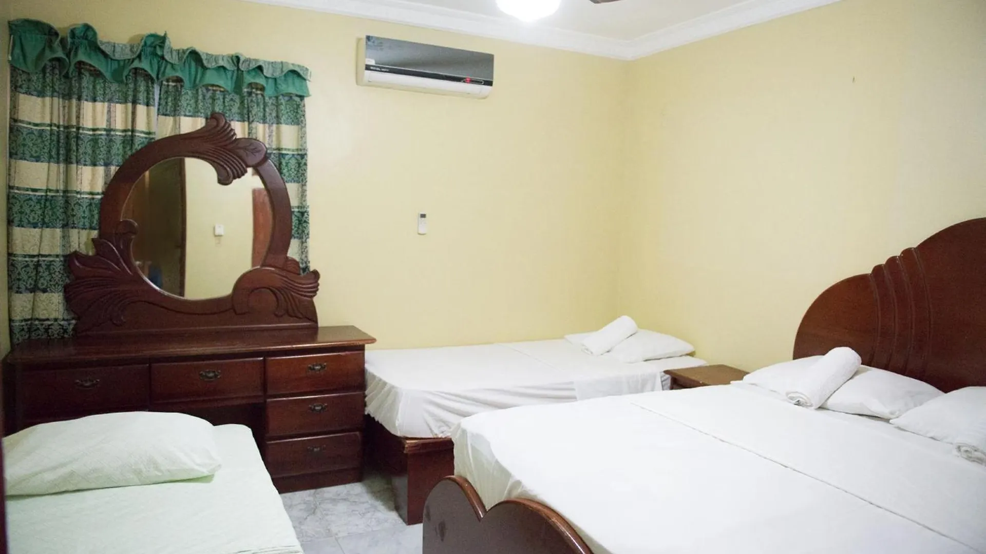 Tropical Island Apartahotel La Viva